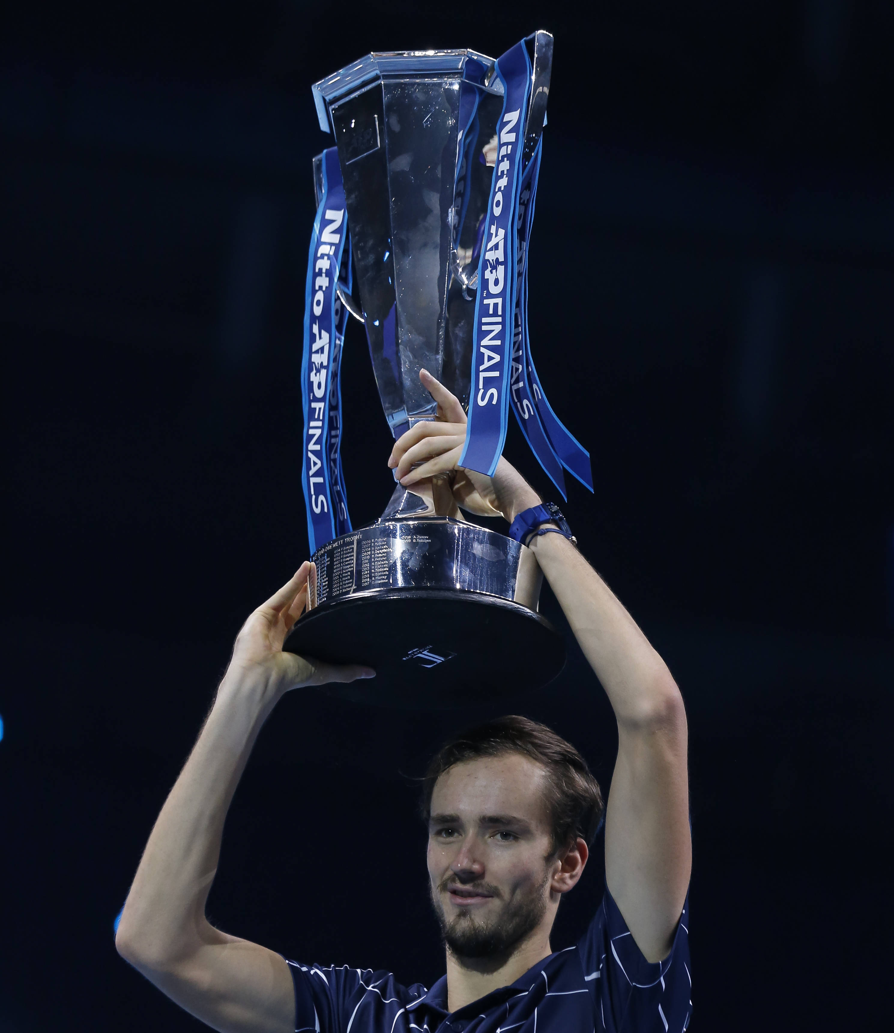 年终总决赛绝杀戴维斯杯，梅德韦杰夫惊艳四座