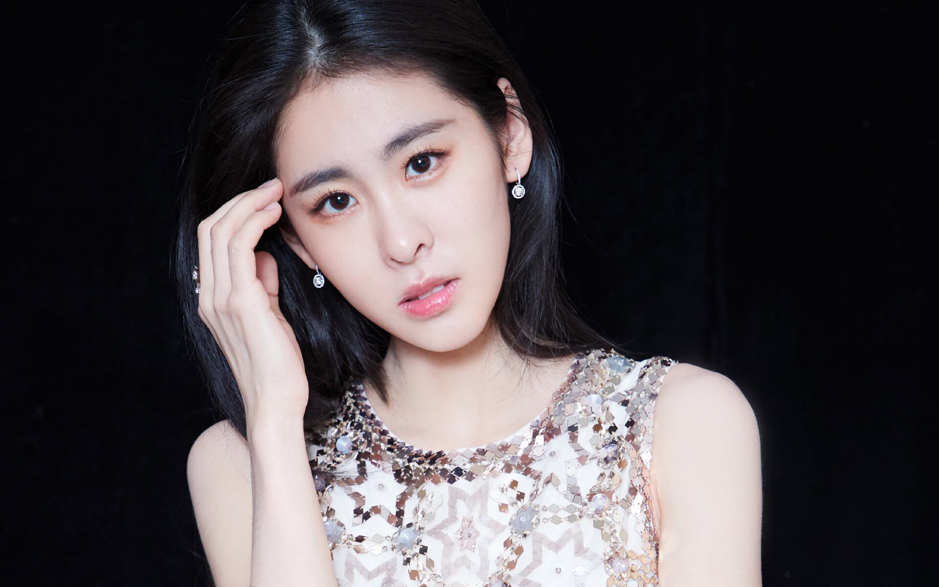 宿命的对决，骑士以窒息的团队防守将总冠军悬念扼杀在萌芽