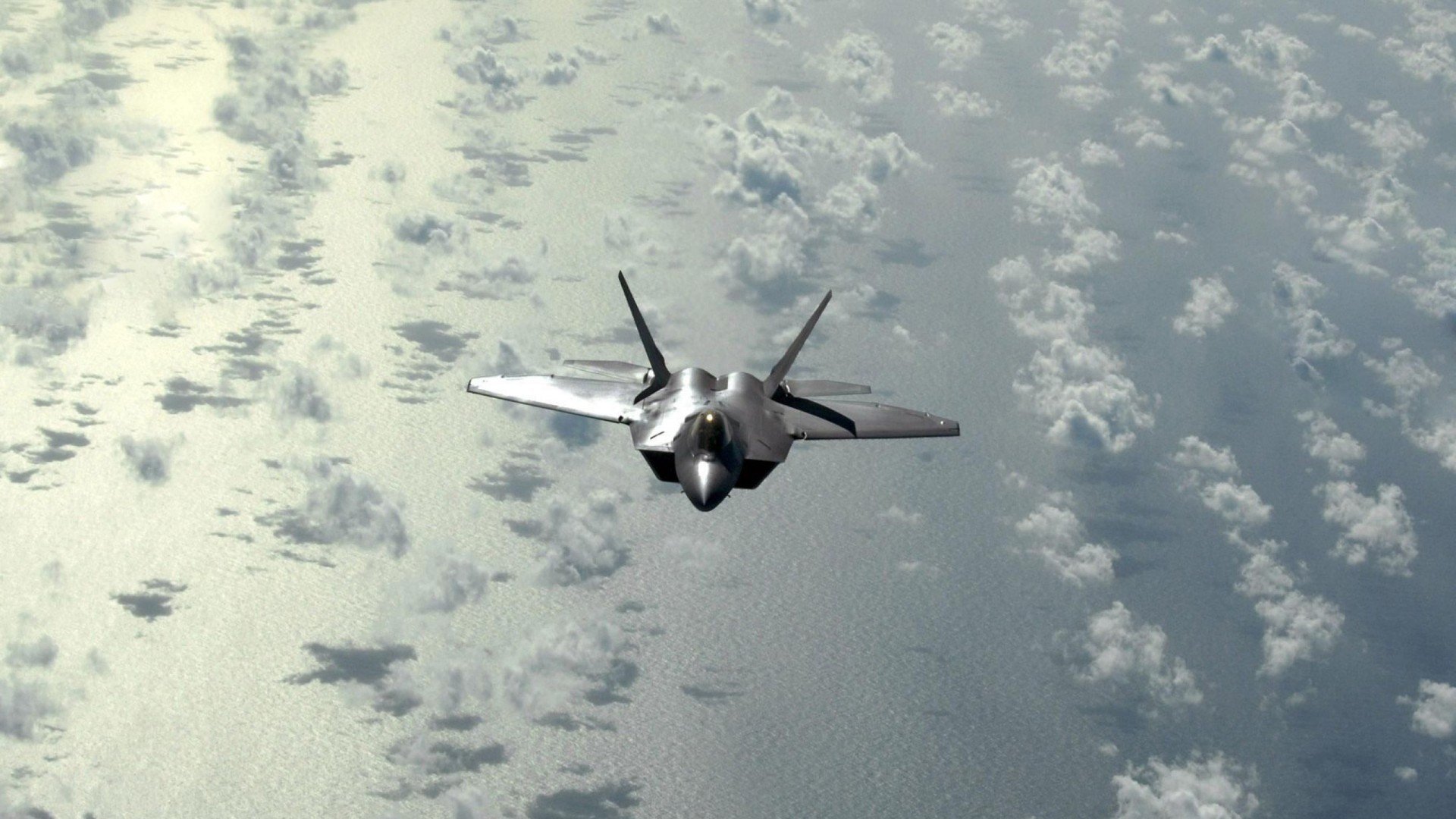 跨界主宰，从橄榄球场的全黑风暴到F1赛道的拉亚时刻