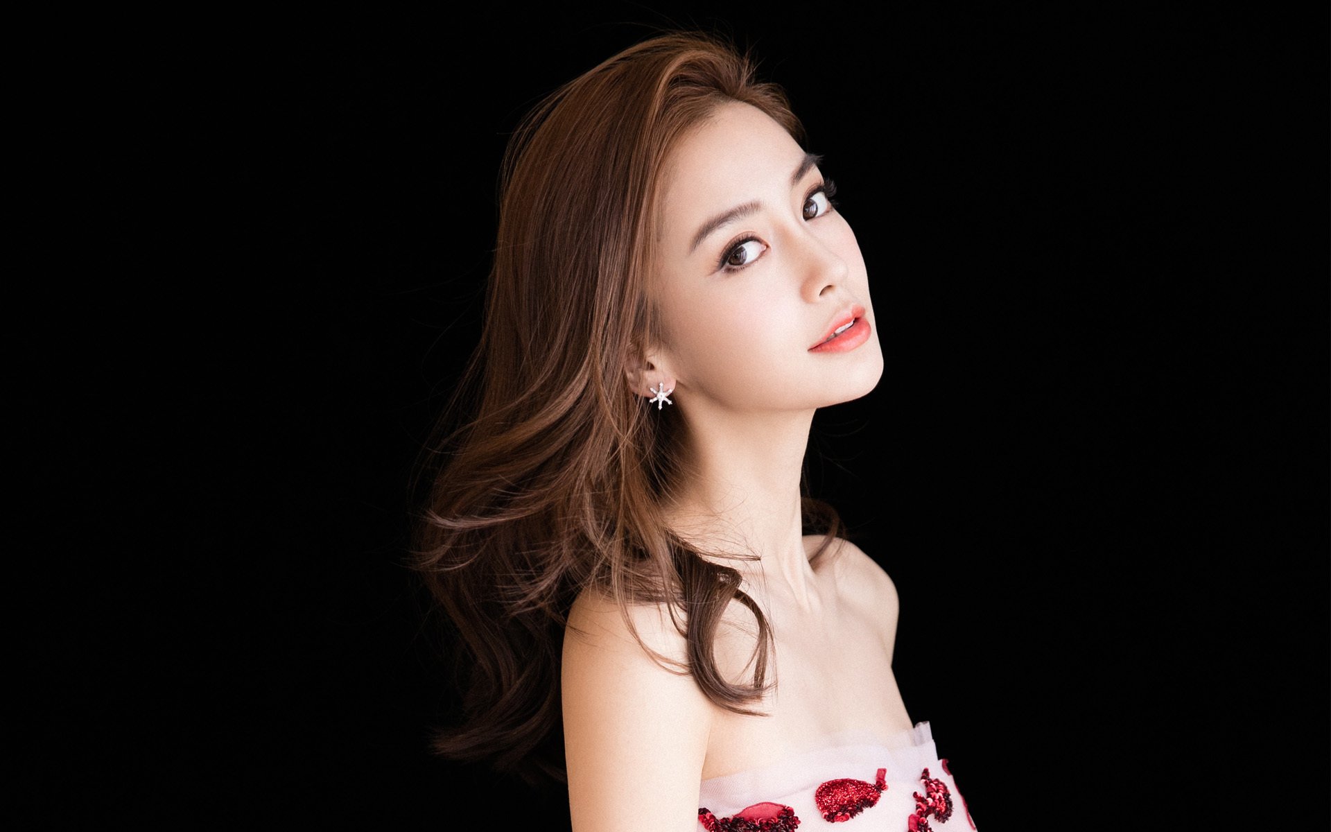 东契奇50分神迹与鹈鹕生死突围，平行时空下，超级巨星的命运十字路口